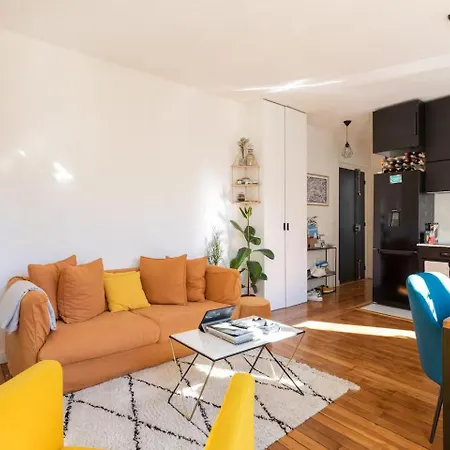 Cosy Escape Between Montmartre & Batignolles شقة باريس
