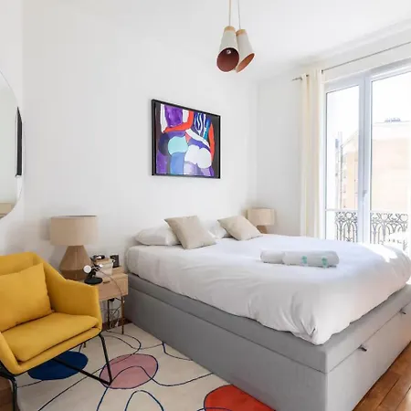 شقة Cosy Escape Between Montmartre & Batignolles باريس